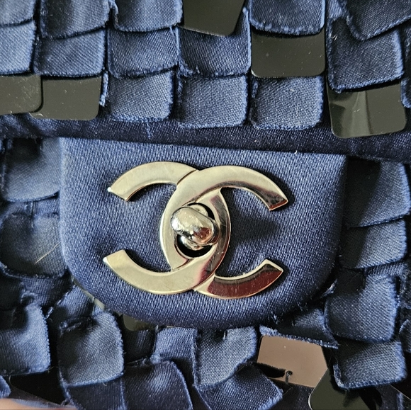 Chanel Medium Double Flap Bag Navy Blue – Limited Edition - Picture 10 of 10